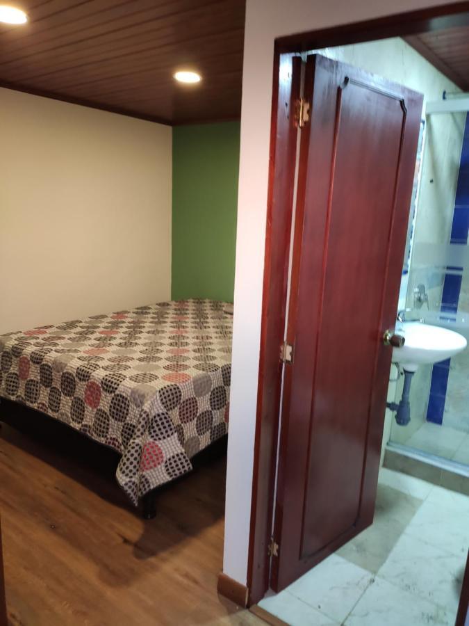 La Parada Del Tren Hostel Bogota Luaran gambar