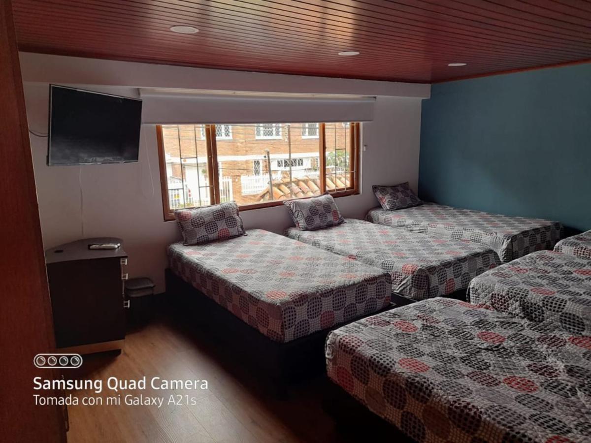 La Parada Del Tren Hostel Bogota Luaran gambar